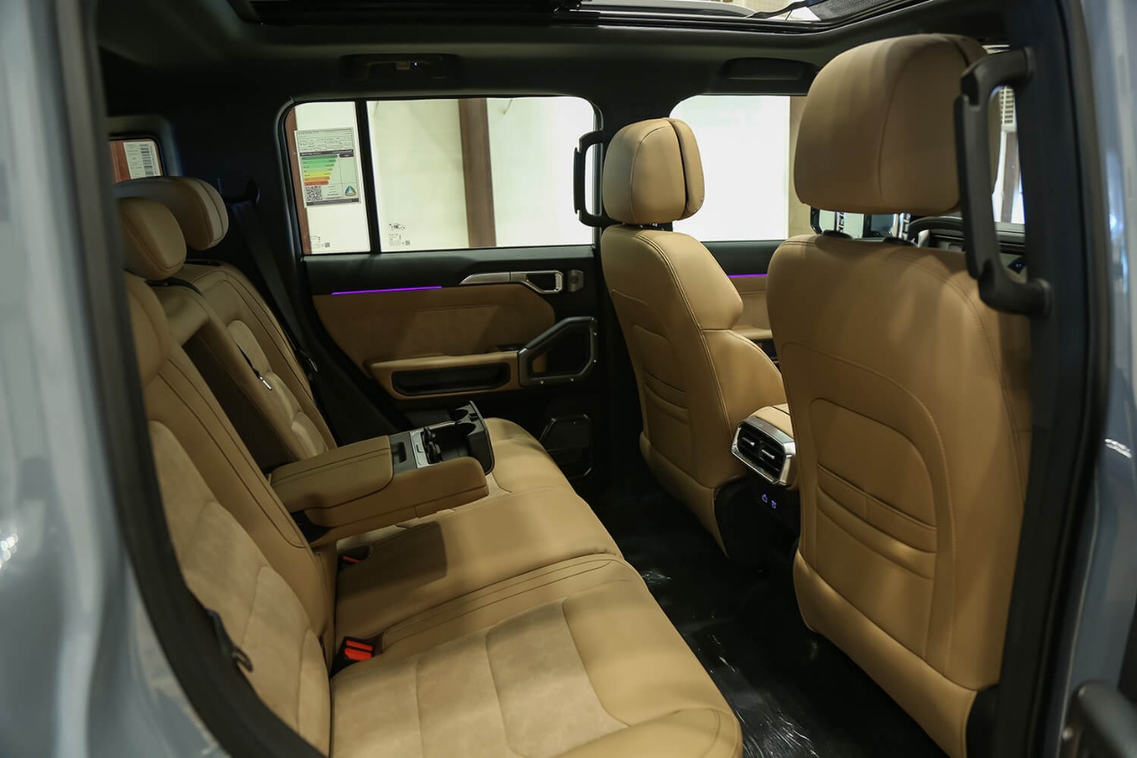 WhatsApp Image 2025-12-06 at 23.33.50 (1)